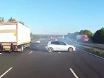 Coach Driver Beautifully Doesn't Crash On The M40
