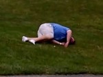 Drunk Guy Playing Golf Is Hilariously Hilarious
