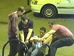 Drunk Guys Do Some Good Whilst Waiting For A Kebab
