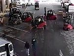 Forklifts Work Together To Stop Thieves Escaping
