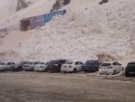 Mini Avalanche Wipes Out A Carpark
