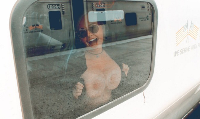 BOOBS ON GLASS 04