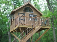 Amazing Treehouses 20