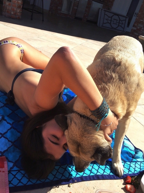 Girls And Dogs 12