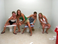 Girls Caught Sitting On The Loo 32