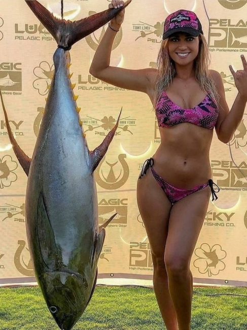 Girls Fishing 33