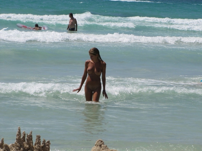 Girls Frolicking In The Surf 22