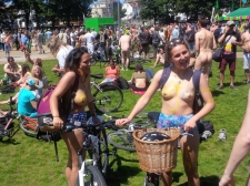 Girls On Bikes 05