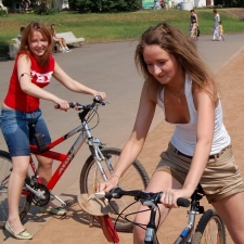 Girls On Bikes 19