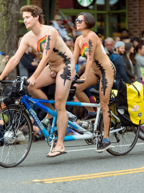 Girls On Bikes 04