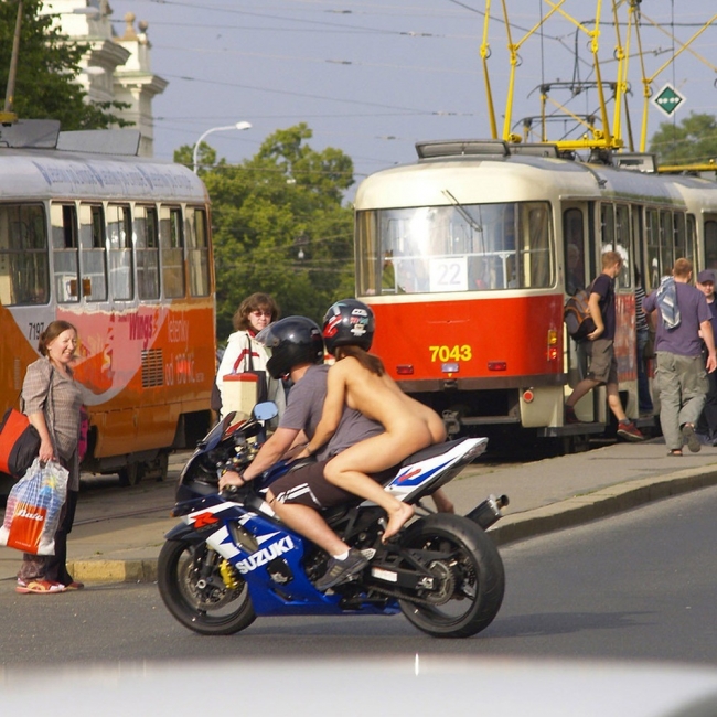 Girls On Bikes 29