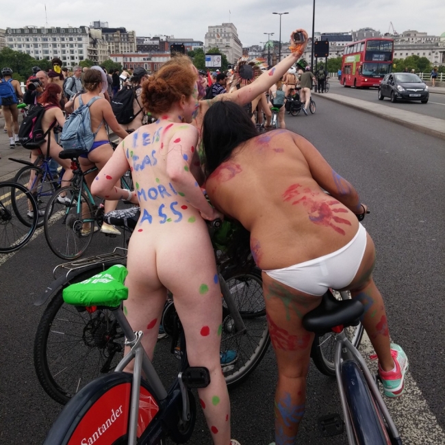 Girls On Bikes 13