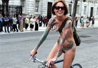 Girls On Bikes