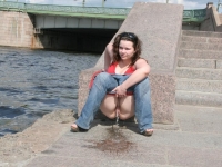 Girls Peeing 03