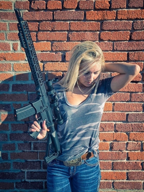 Girls With Guns 08