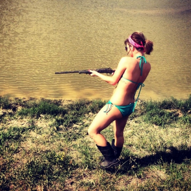 Girls With Guns 14