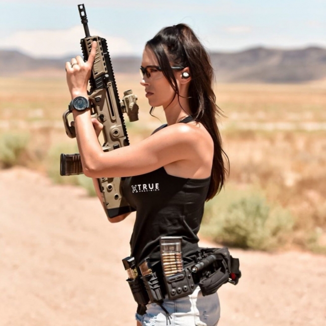 Girls With Guns 33