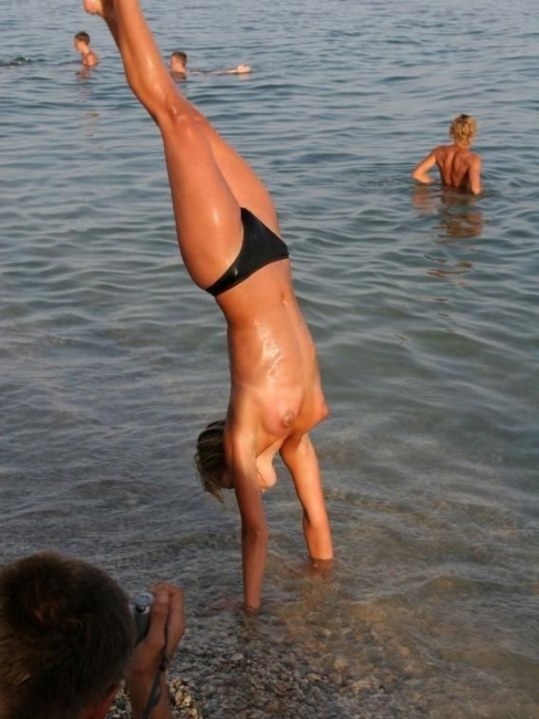 Handstands 04