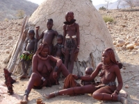 Himba_tribal_women_16
