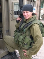 Israeli_army_chicks_03