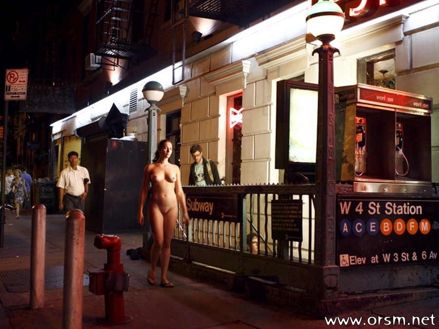 Nude In New York.