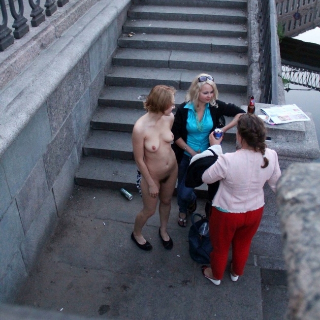 Nude In Public 07