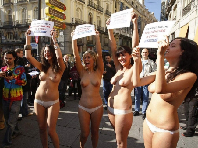 Nude Protesters 01