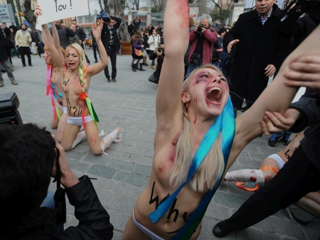 Nude Protesters 10