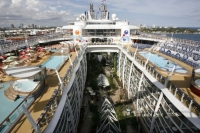 Oasis_of_the_seas_08