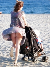 Perving On Mums 04
