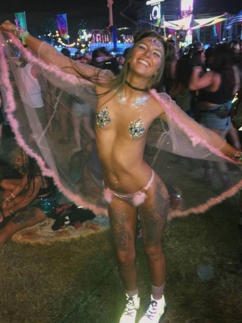 Raver Babes 01