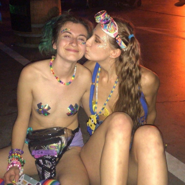 Raver Babes 03