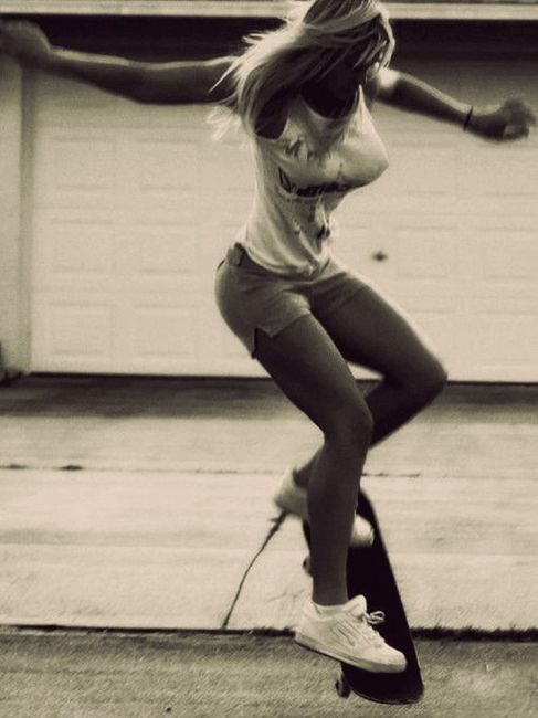 She Was A Skater Girl 08