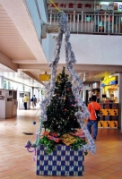 Unusual Christmas Trees 23