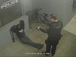 El Stupido Tries To Steal A Bike From A Cop Shop
