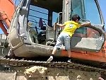 Five-Year-Old Manages To Load An Excavator Piece Of Piss
