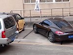 Fuckwit Porsche Parker Easily Dealt With
