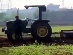 [Gore] Idiot Gets Fucked Up By His Own Tractor
