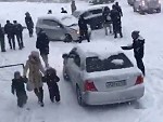 Heavy Snow Causes Commuter Chaos
