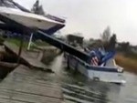 How To Totally Fuck Up A Boat Lift
