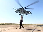 Journalist Takes A Pretty Huge Risk Standing On A Runway Wow
