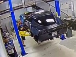 Mechanic Instantly Dismantles A Corvette
