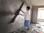 Plasterer Makes It Look All Too Easy
