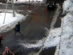 Quick Mum Saves Her Kids Life
