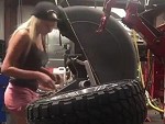 Sexy Blondie Changing A Tyre Niiiice
