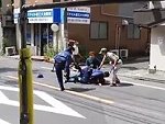 Two Cops And Citizens Disarm A Crazy Guy Of His Knife
